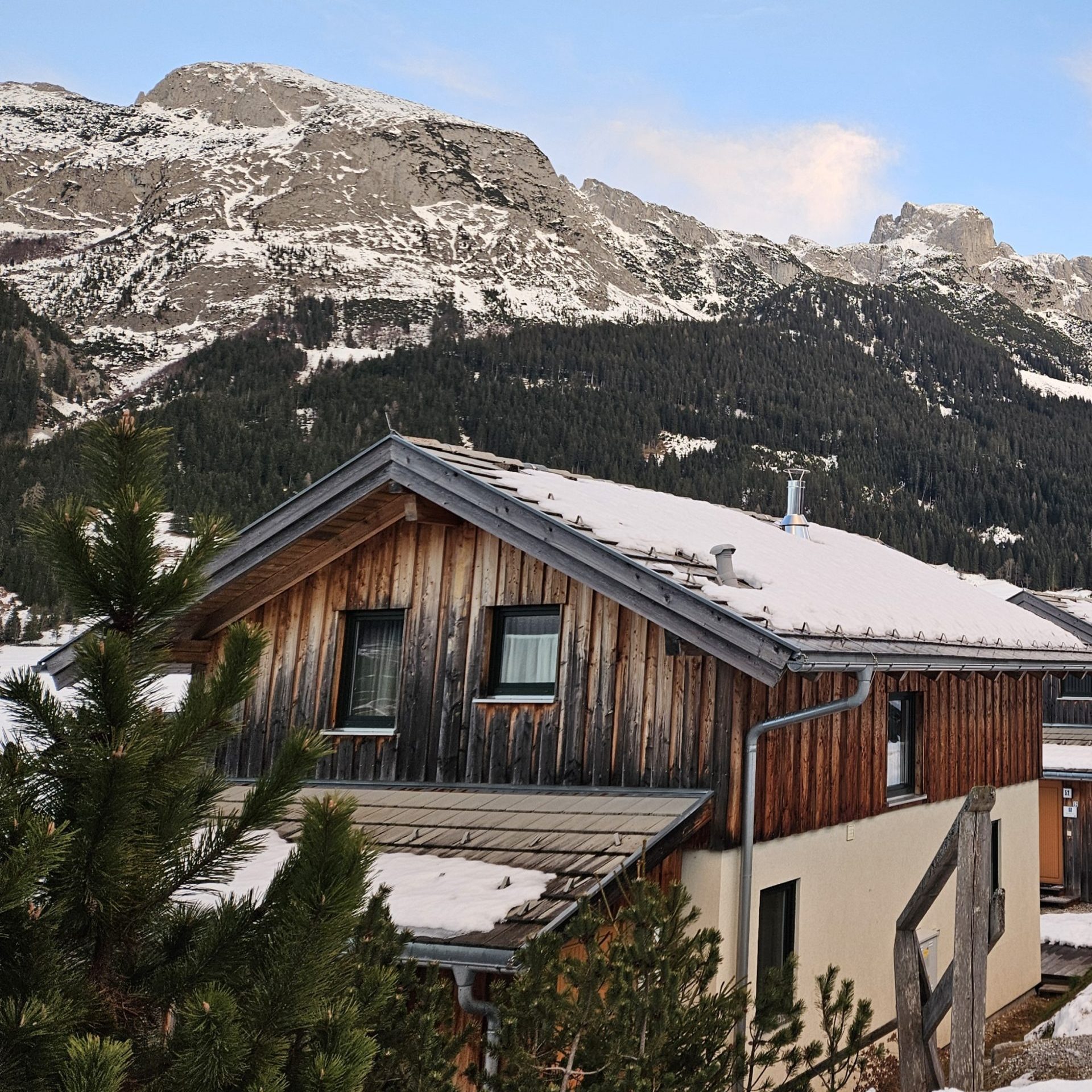 Blick Donnerkogel Tag Ferienhaus Annaberg Dachstein-West