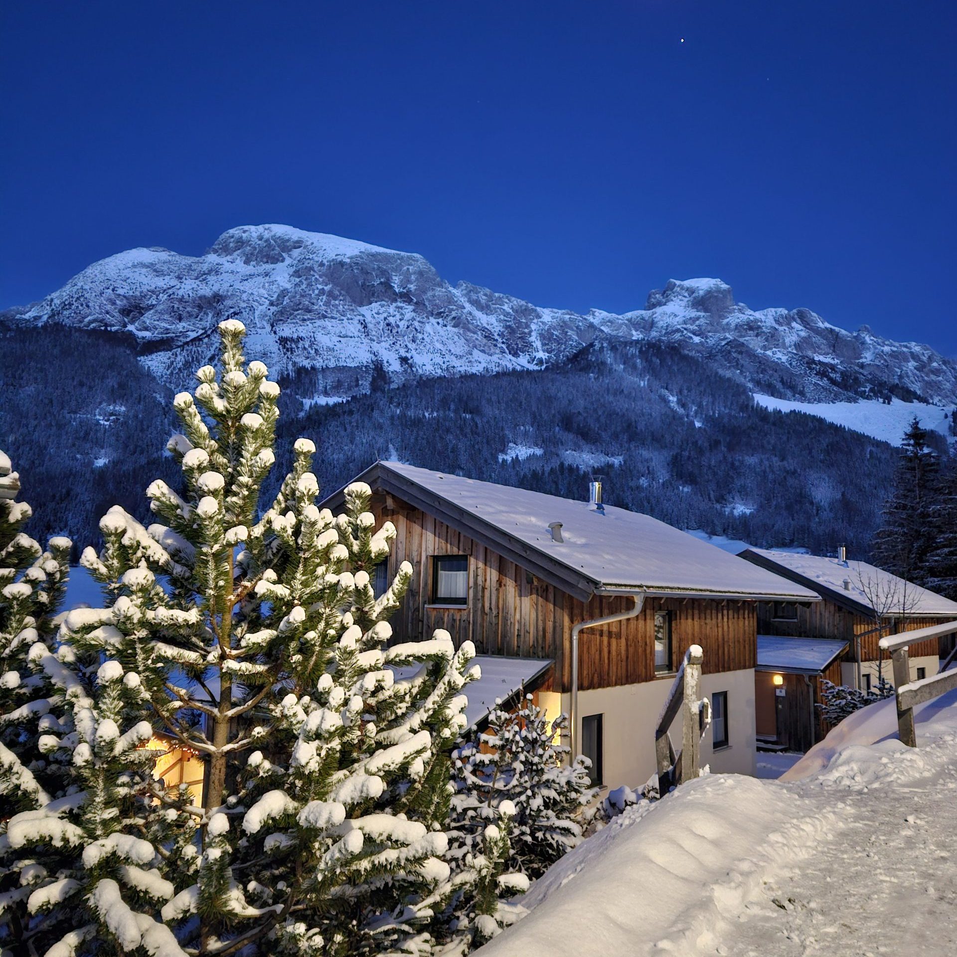 Donnerkogel Blick Abend Nacht Ferienhaus Annaberg Dachstein-West