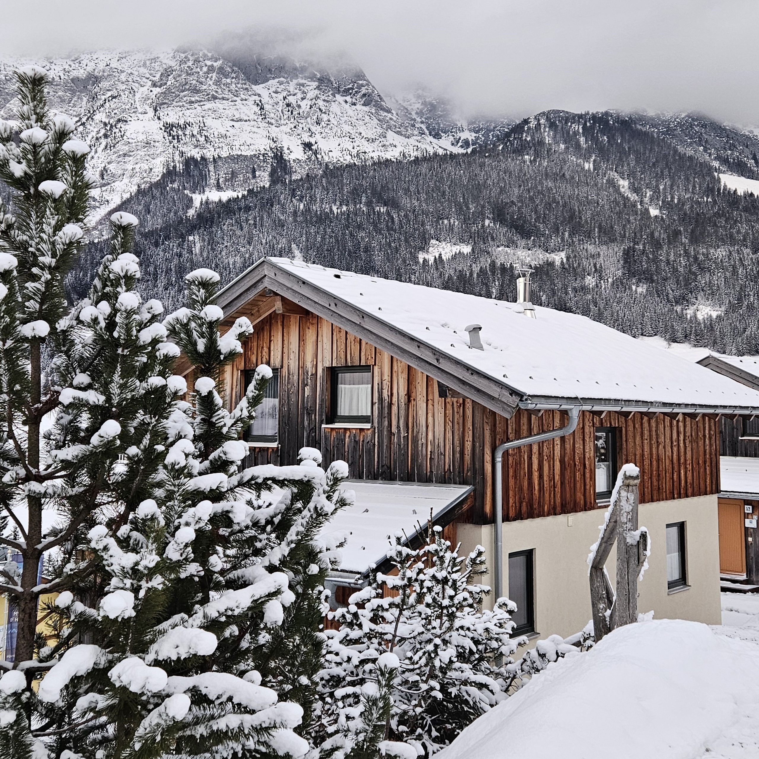 Donnerkogel Blick Schnee Ferienhaus Annaberg Dachstein-West
